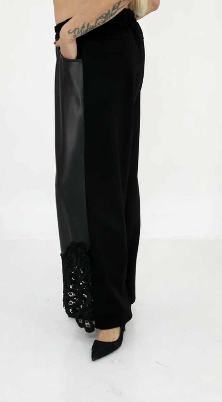 ✨ Divas Eco Leather Pants w/ Lace Hem Sz 20/2 Plus Made In Turkey
