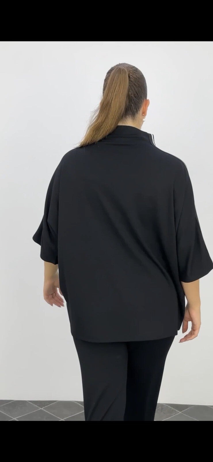 Darkwin Pom Pom Oversized Black Top Sz 18/1 Made In Turkey