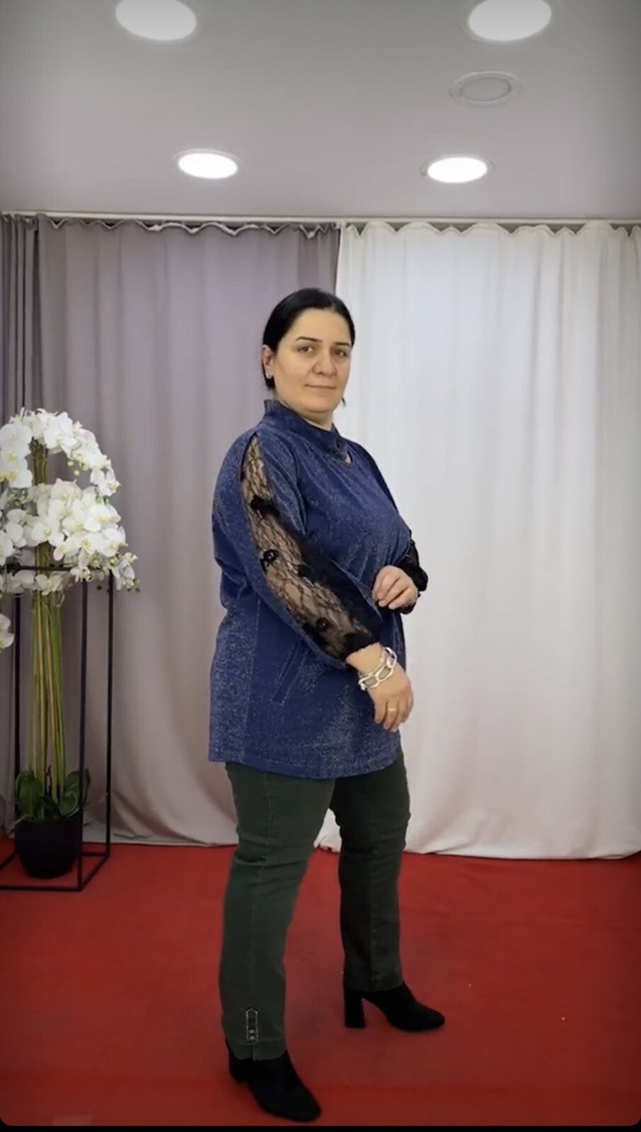 Darkwin Velvet Lace Sleeve Top Sz 18/1 Made In Turkey