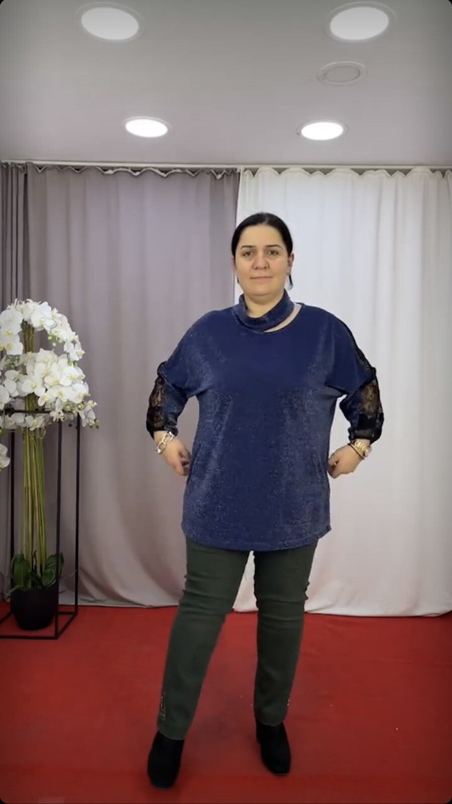 Darkwin Velvet Lace Sleeve Top Sz 20/2 Made In Turkey