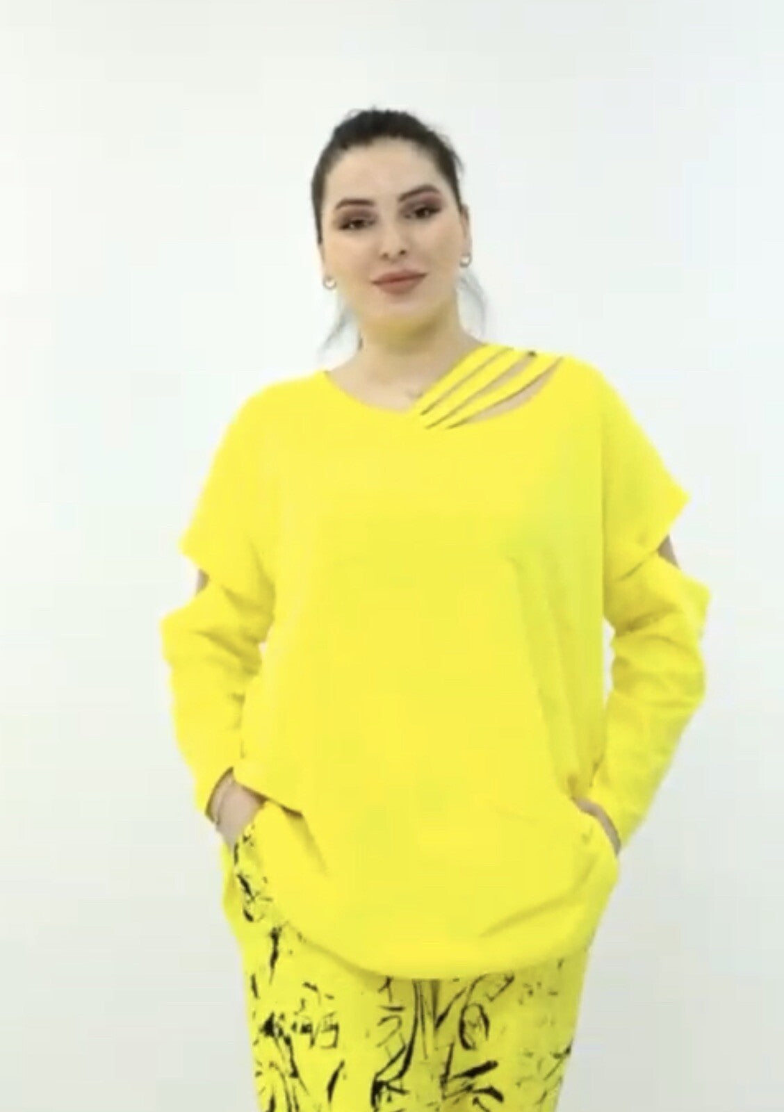Divas Planet Yellow Cutout Shoulder Top Sz 3XL/3 Made In Turkey