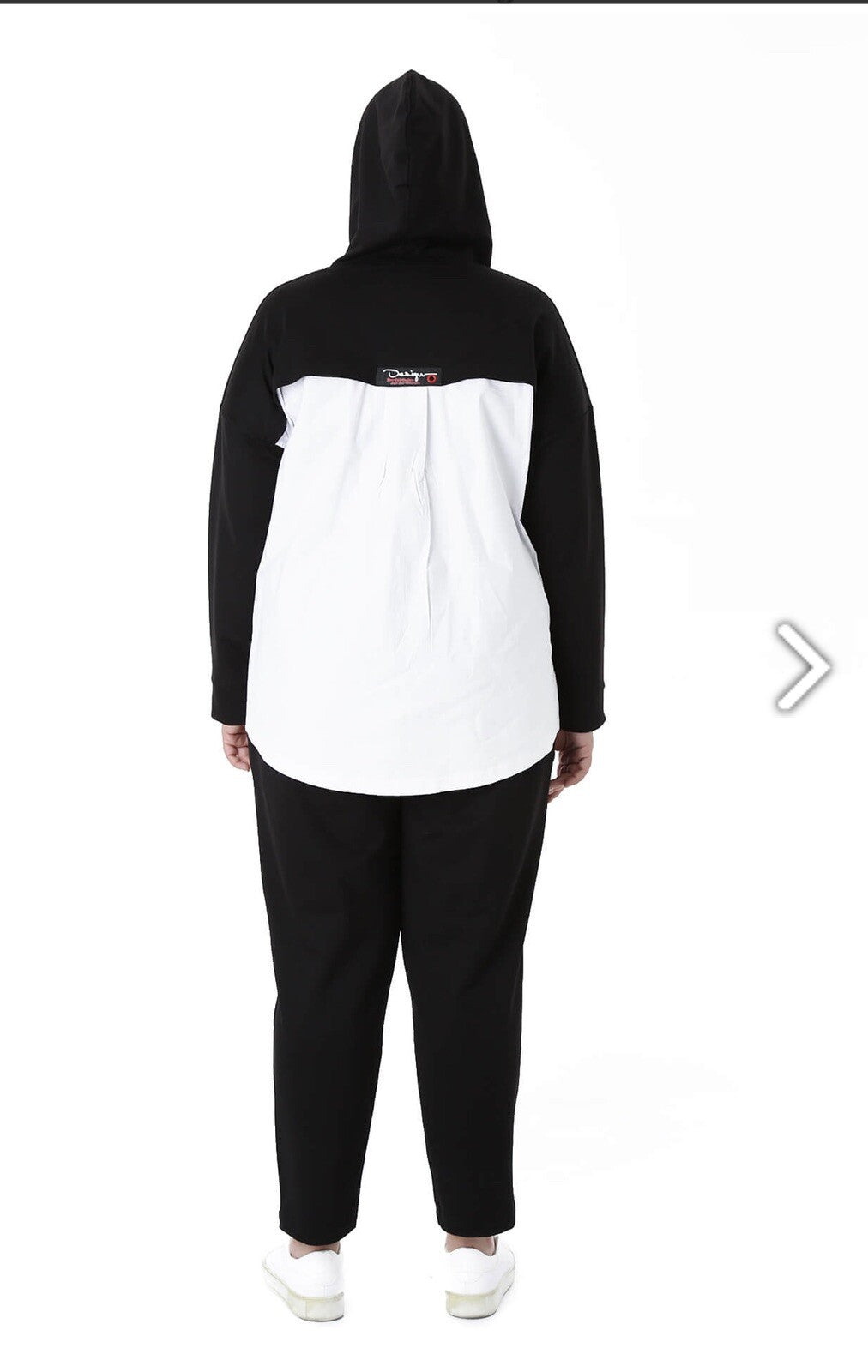 Darkwin Black & White Sporty 2 Pcs Suit, Sz 20. Made in Turkey