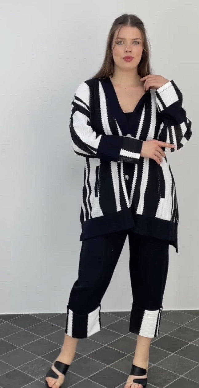 LaVelina 2 PCs Suit, Sz 18/48, Made In Turkey – Black & White Striped Set