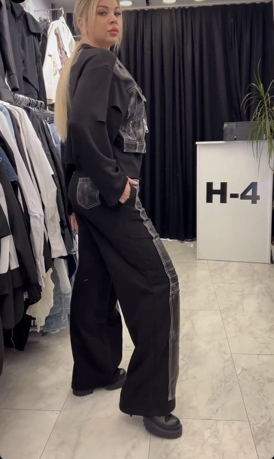 H4 Women’s 2-Piece Suit Sz 10/38 Made in Turkey Black Distressed Stitch Set
