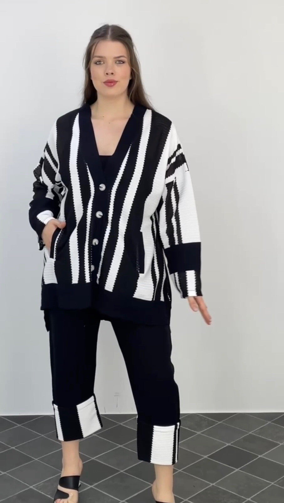 LaVelina 2 PCs Suit, Sz 18/48, Made In Turkey – Black & White Striped Set