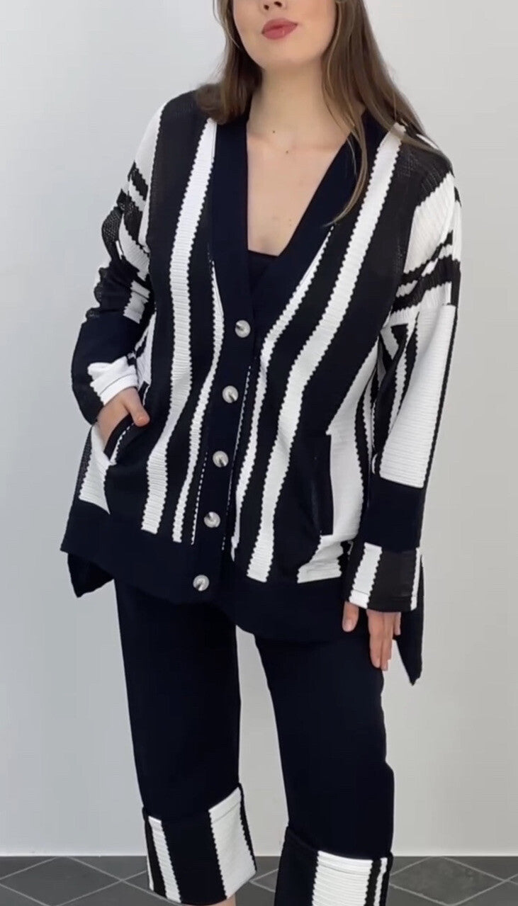 LaVelina 2 PCs Suit, Sz 18/48, Made In Turkey – Black & White Striped Set