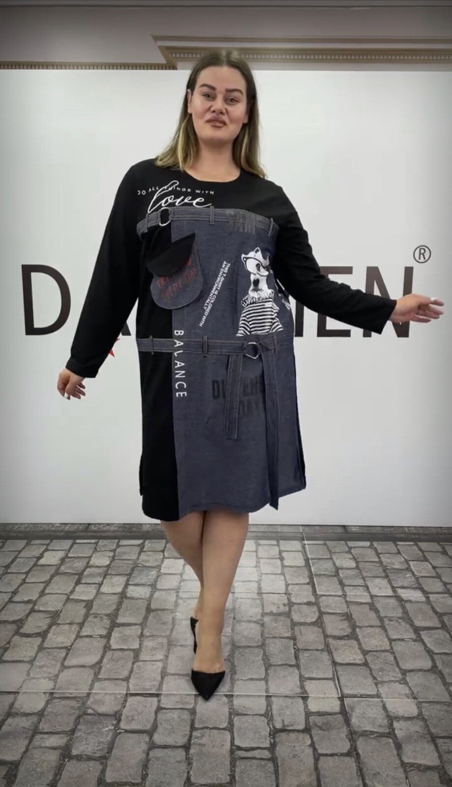 LaVelina Dog Graphic Belted Tunic Dress Sz 18/48 Made In Turkey
