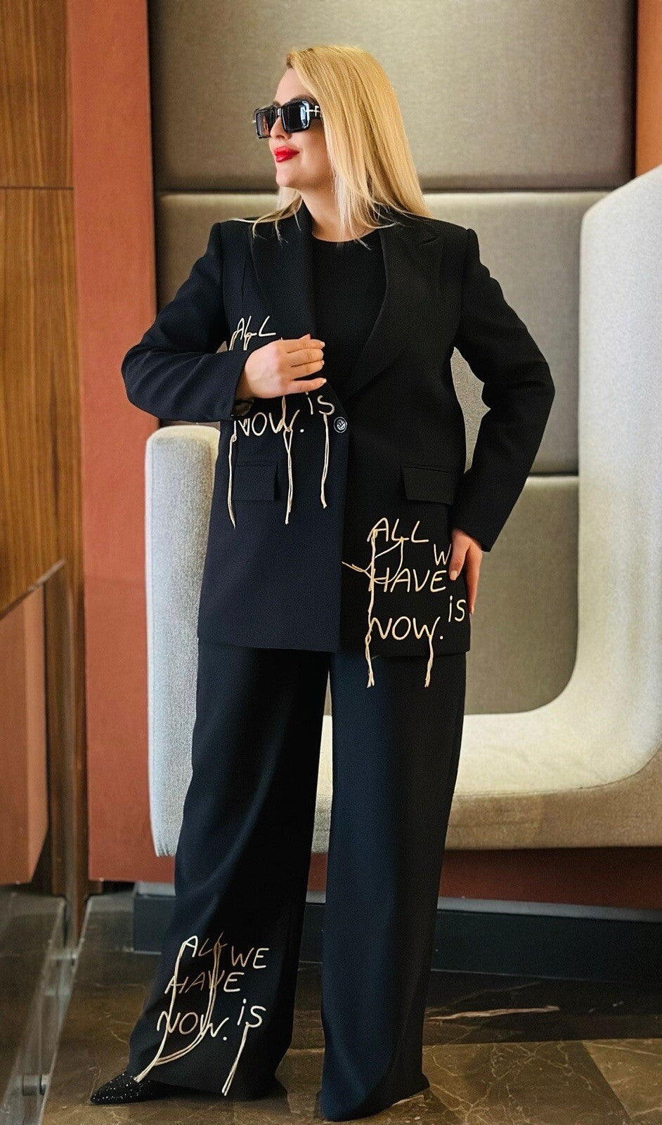 Opasnost Women’s 2-Piece Suit Sz 10/1 Made in Turkey Graffiti Blazer Pants