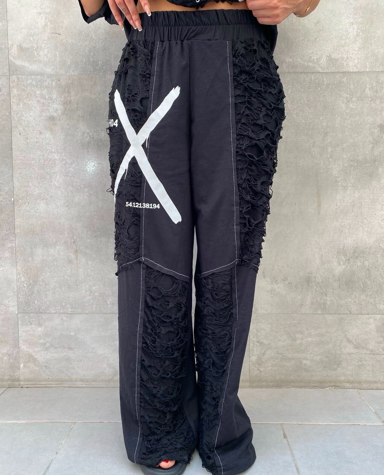 H4 Women’s 2-Piece Suit Sz 8/36 Made in Turkey Black X Graphic Top & Pants