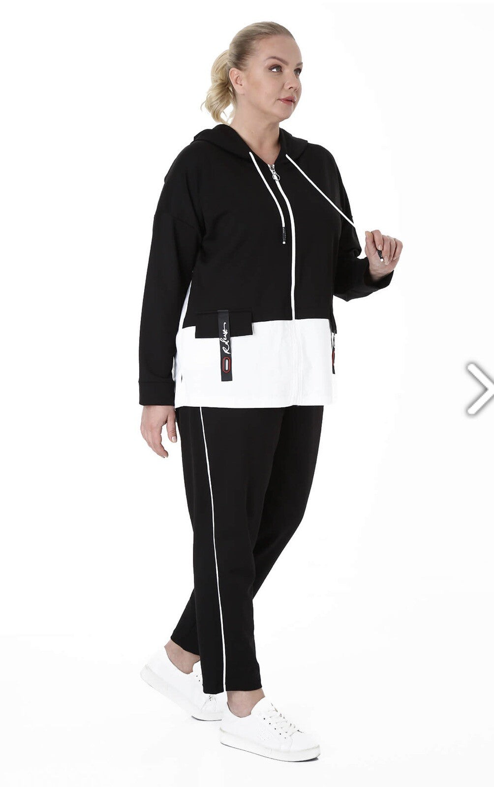 Darkwin Black & White Sporty 2 Pcs Suit, Sz 20. Made in Turkey