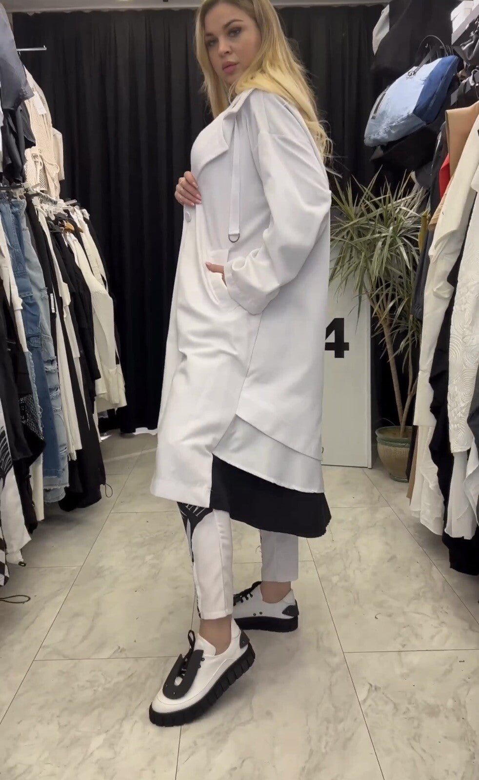 H4 Oversize Jacket Coat Sz 16/38 White Modern Streetwear Made in Turkey