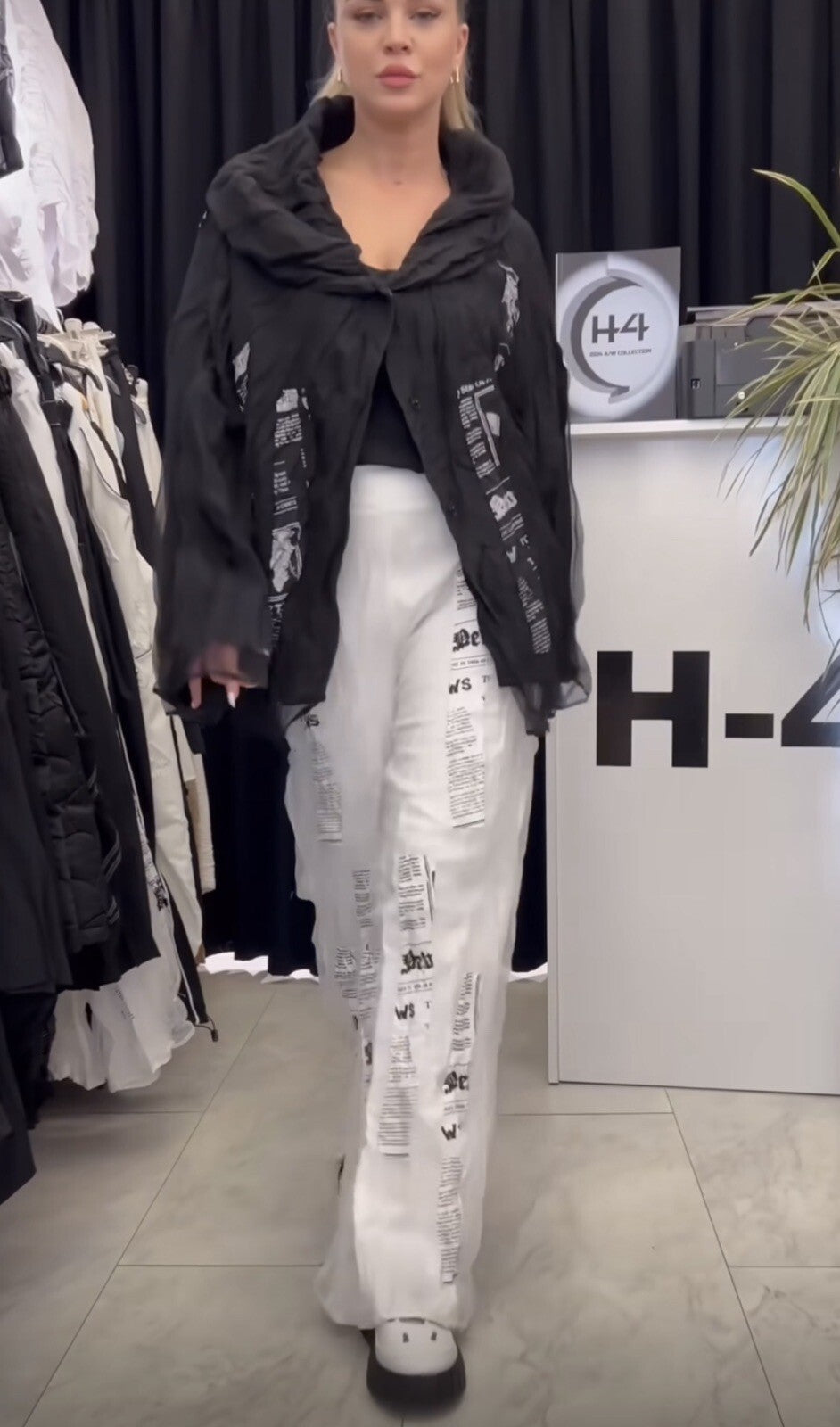 H4 White Statement Pants Sz 6/36, Textured Newspaper Print, Made In Turkey
