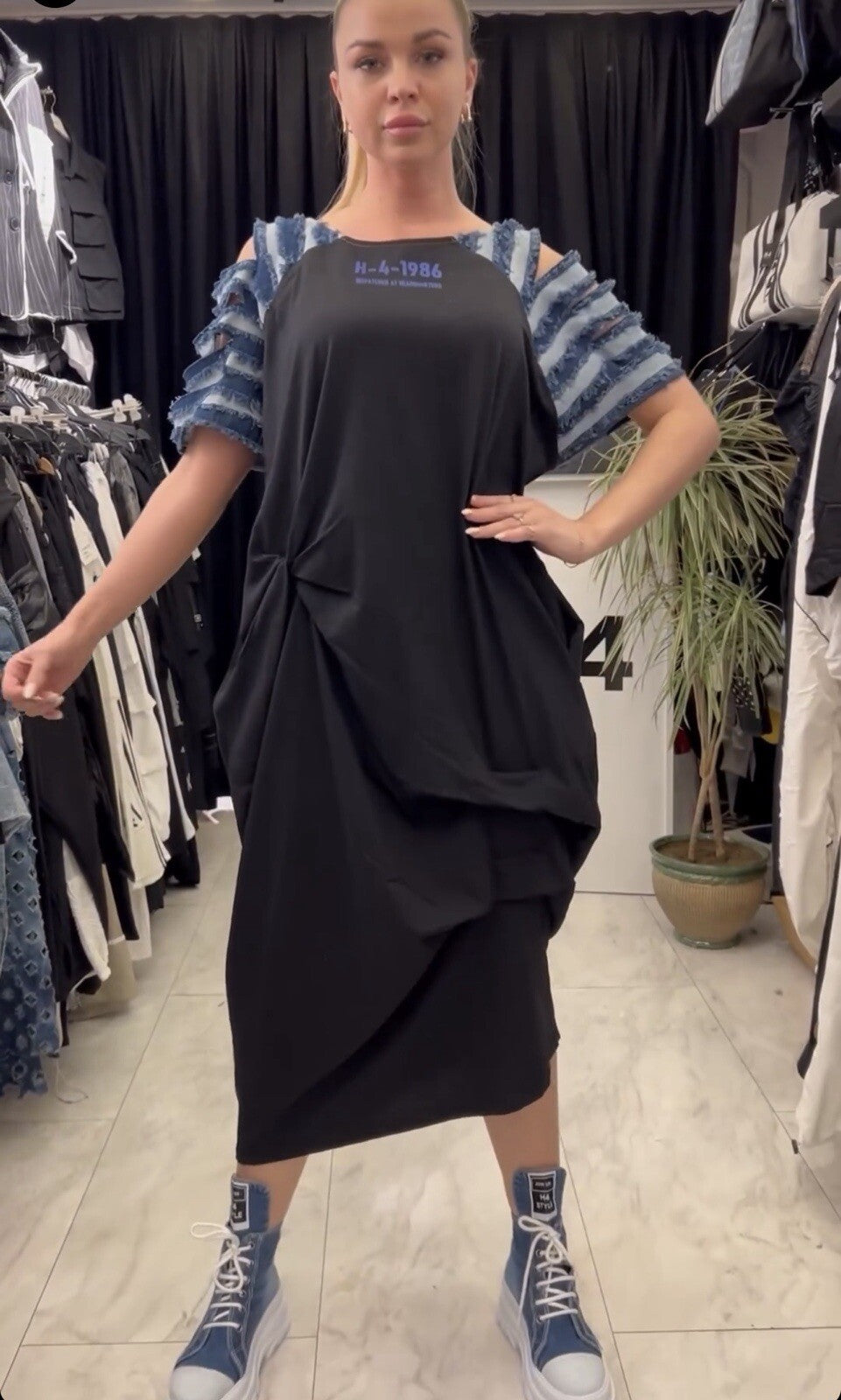 H4 Black Oversized Dress Sz 14-20/40 Casual Chic Layered Sleeves