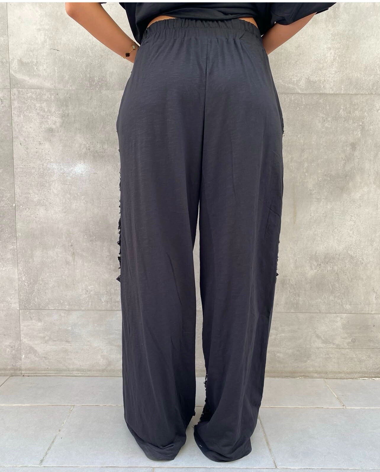 H4 Women’s 2-Piece Suit Sz 8/36 Made in Turkey Black X Graphic Top & Pants