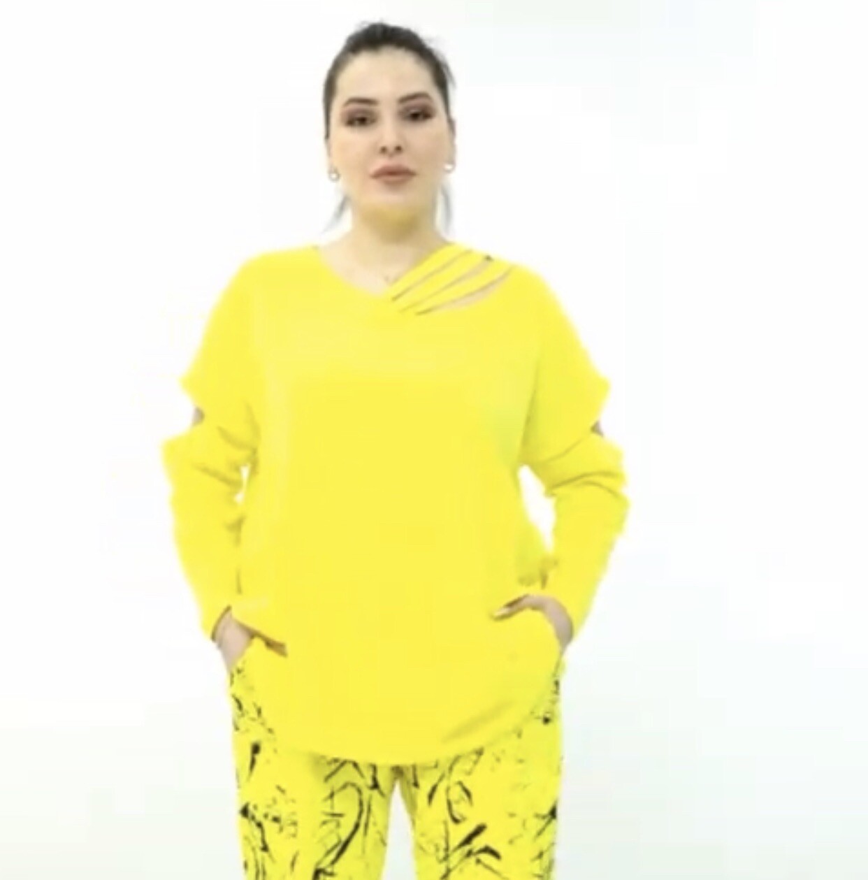 Divas Planet Yellow Cutout Shoulder Top Sz 3XL/3 Made In Turkey