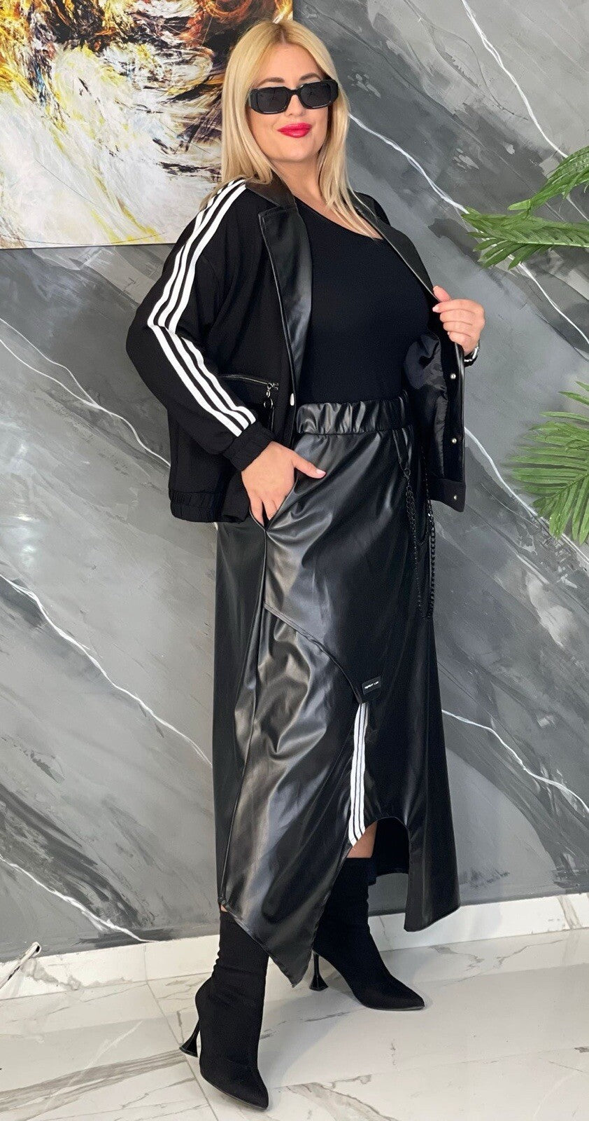 LaMaxx 2-Piece Suit Sz 18/3 Made in Turkey Faux Leather Skirt & Jacket