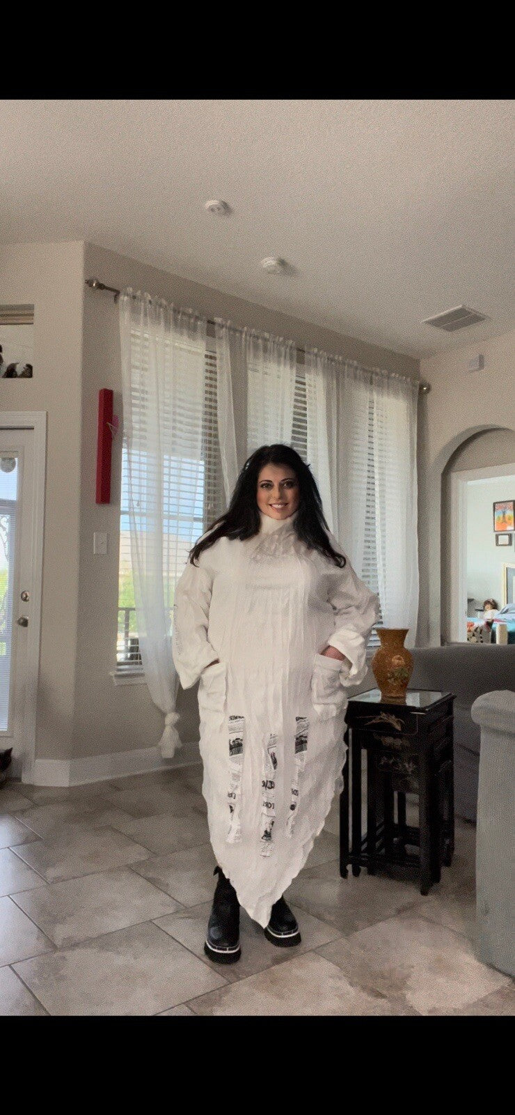H4 White Oversized Dress with Newspaper Print, Sz 16-18/38 Made In Turkey