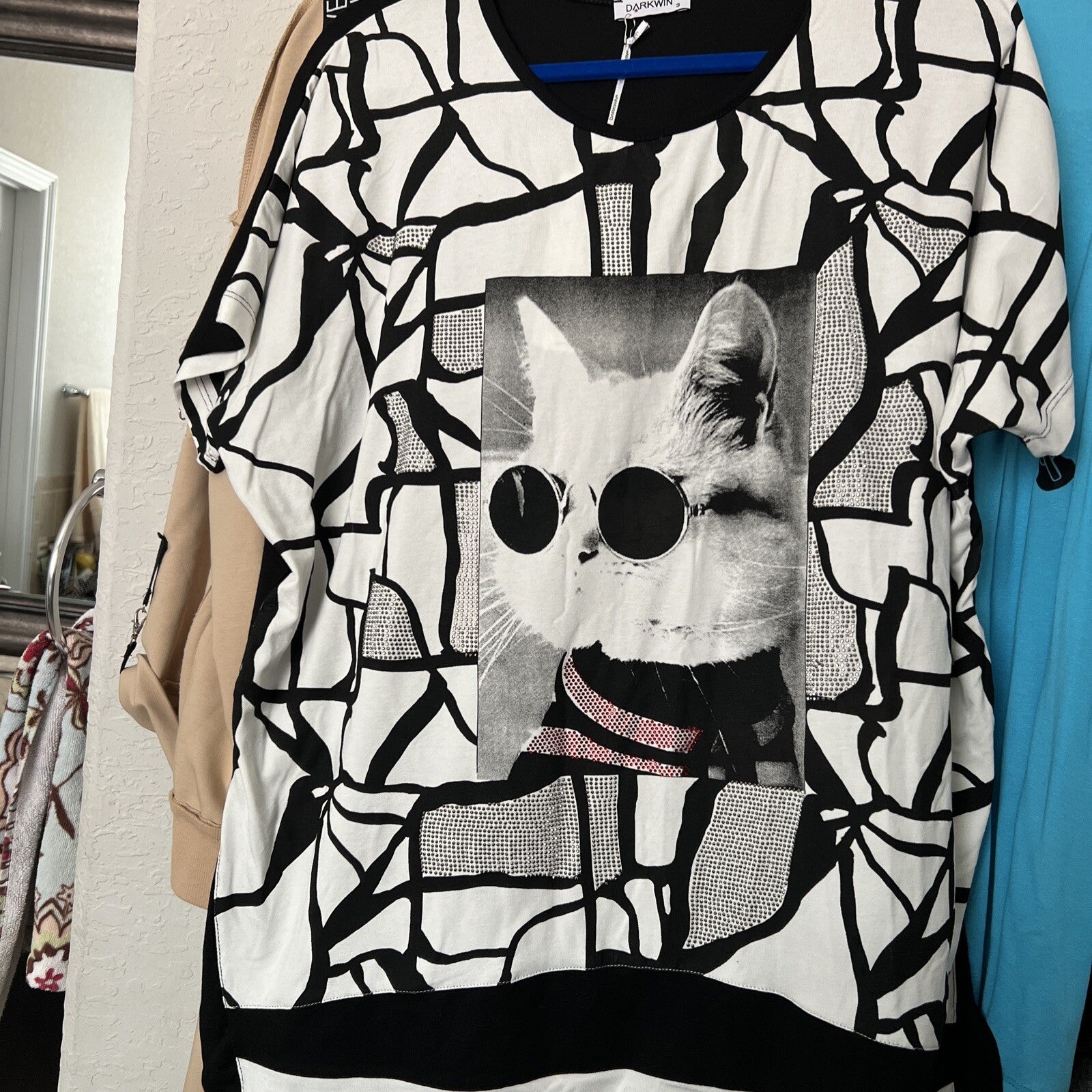 Darkwin Cat Graphic Black White Top Sz 18/3 Made In Turkey