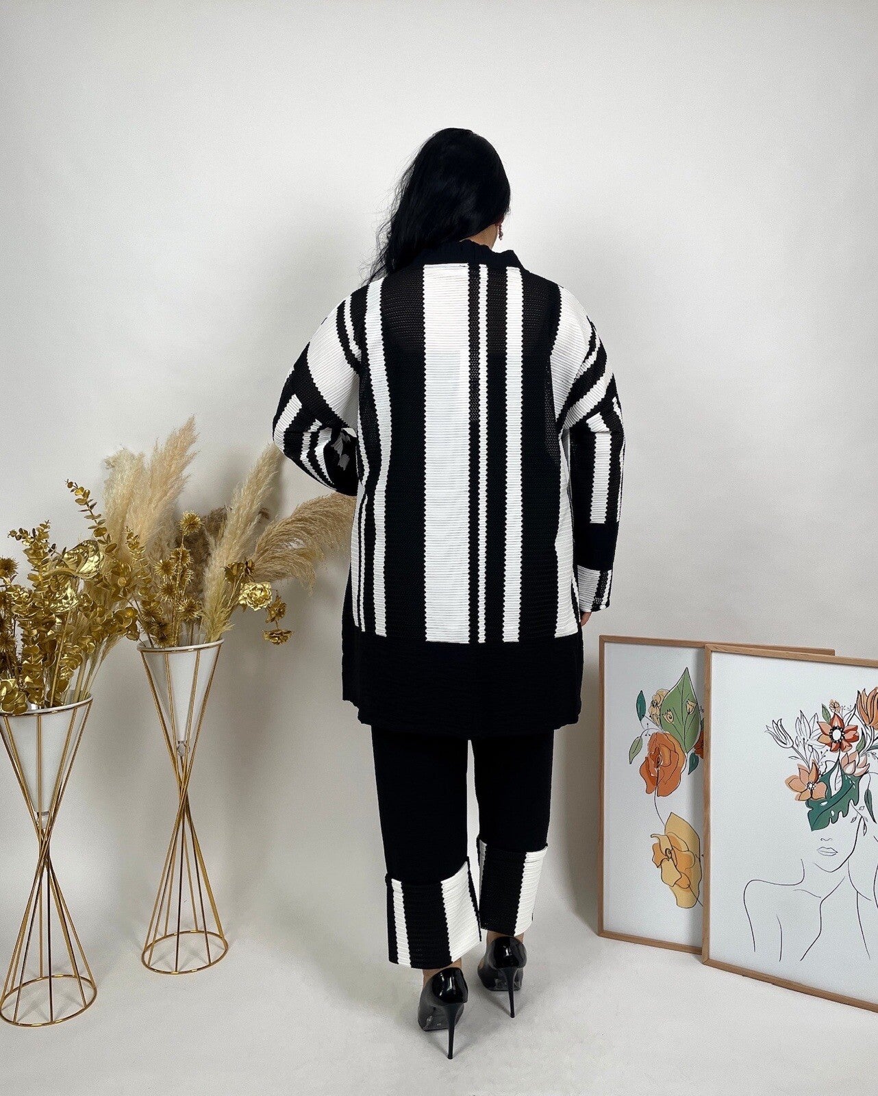 LaVelina 2 PCs Suit, Sz 18/48, Made In Turkey – Black & White Striped Set
