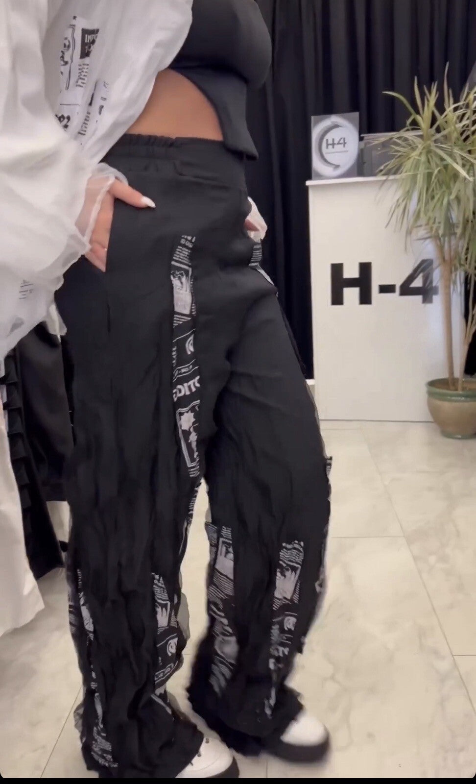 H4 Statement Pants Sz 12/40 Black Flared Turkish Design Made In Turkey