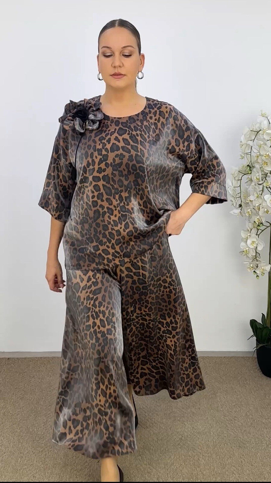 Darkwin 2-Piece Suit Sz 16/1 Made in Turkey Leopard Print Top & Pants