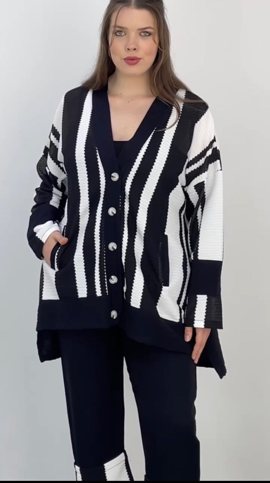 LaVelina 2 PCs Suit, Sz 18/48, Made In Turkey – Black & White Striped Set