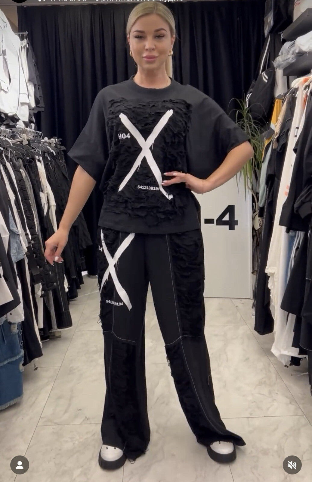 H4 Women’s 2-Piece Suit Sz 8/36 Made in Turkey Black X Graphic Top & Pants
