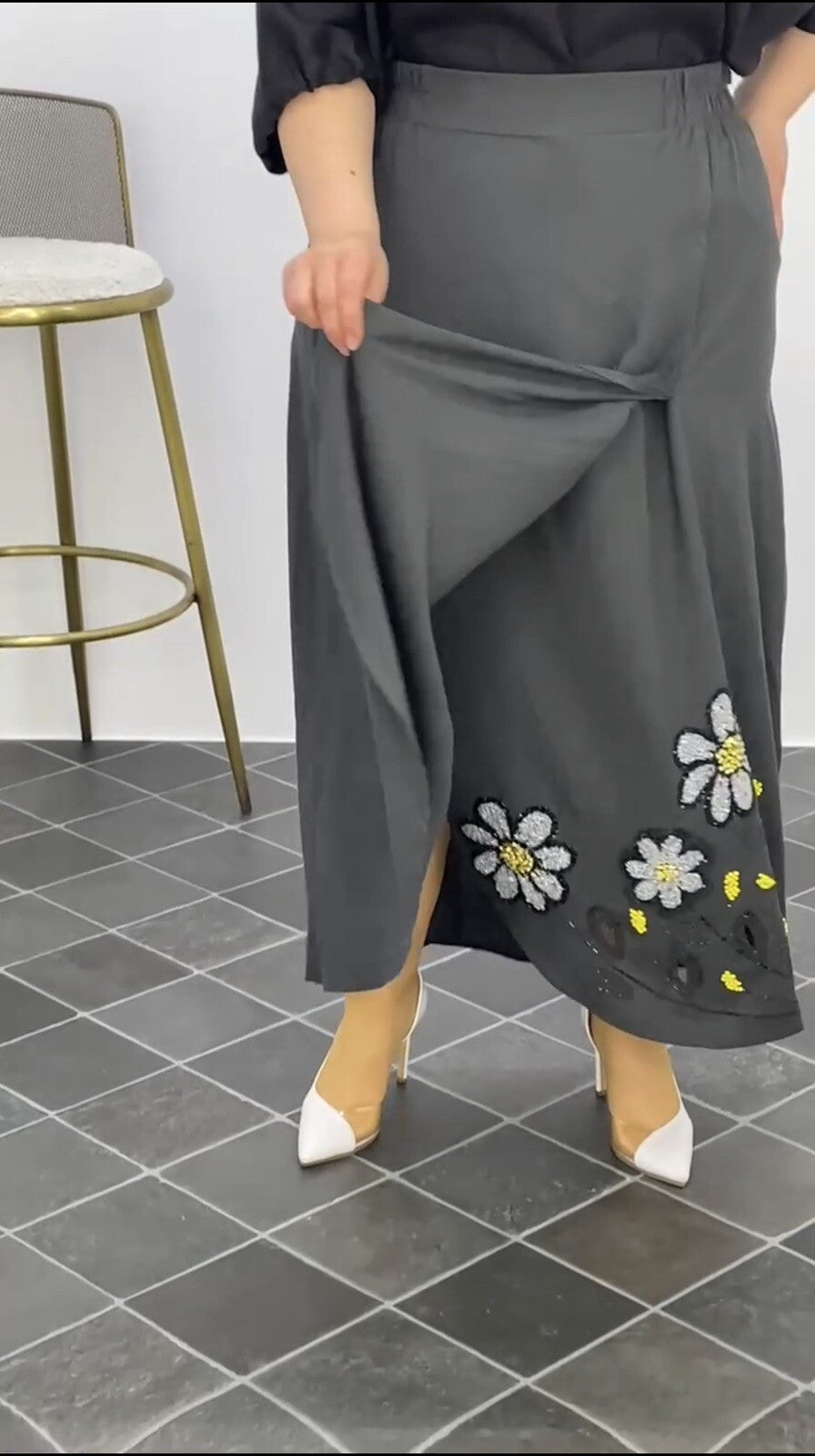 Darkwin Skirt Sz 20/2. Made In Turkey