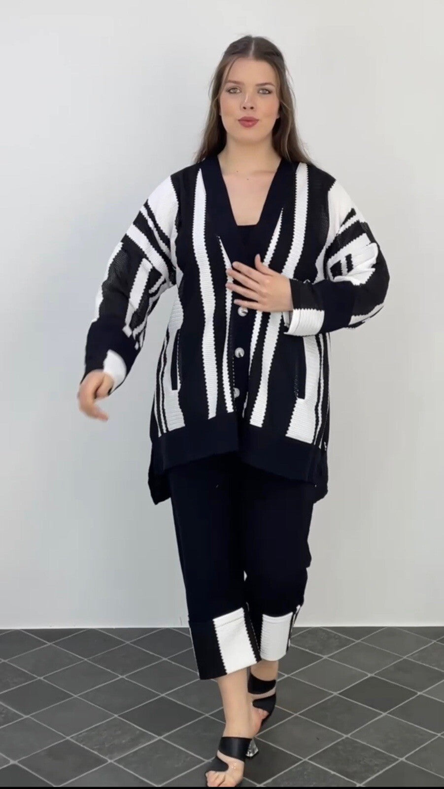 LaVelina 2 PCs Suit, Sz 18/48, Made In Turkey – Black & White Striped Set
