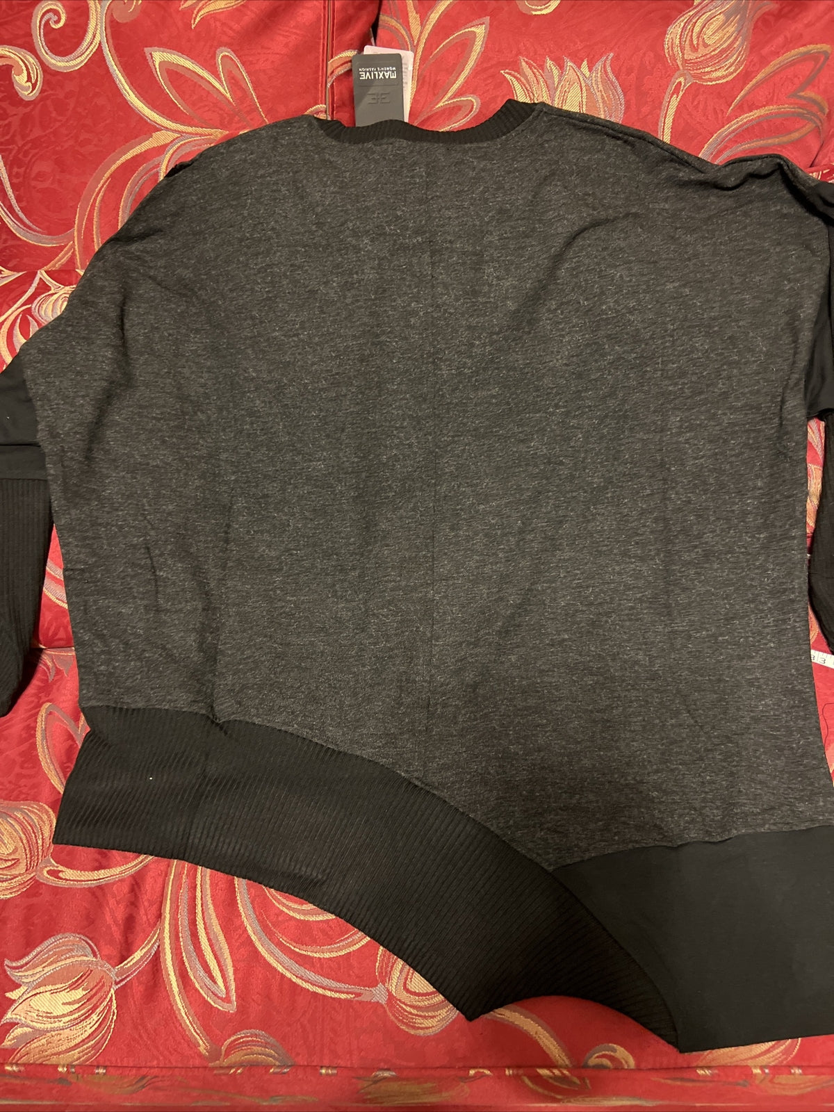 Maxlive sweater sz 20/3. Made in Turkey