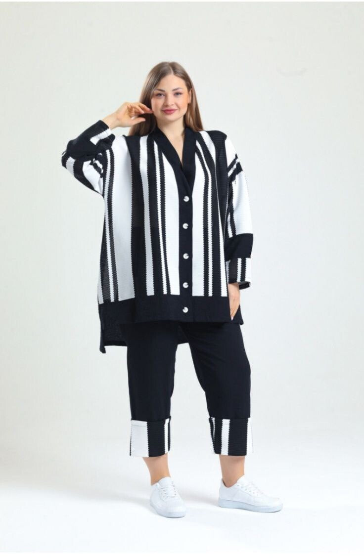 LaVelina 2 PCs Suit, Sz 18/48, Made In Turkey – Black & White Striped Set