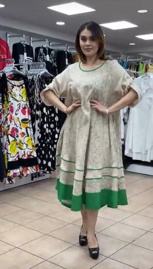 Elegant Darkwin Two-Tone Dress Sz 20-22/2 Made in Turkey