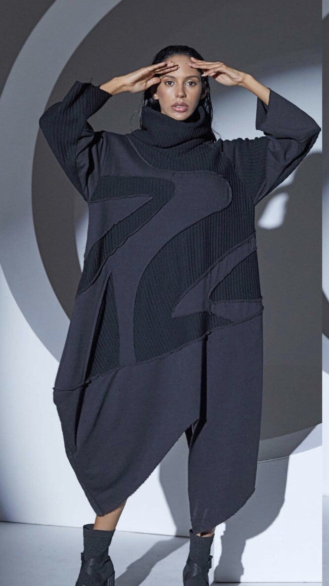 H4 Avant-Garde Oversized Dress, Sz 16/36 – Made in Turkey