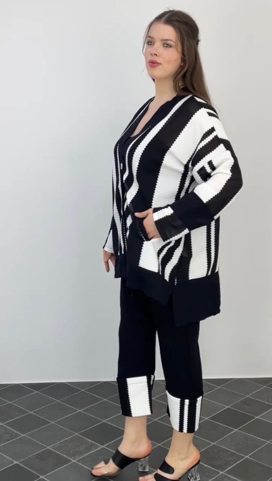 LaVelina 2 PCs Suit, Sz 18/48, Made In Turkey – Black & White Striped Set