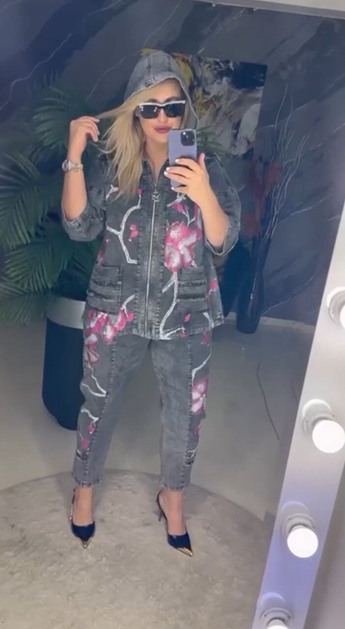 LaMaxx Women’s 2-Piece Suit Sz 18/2 Made in Turkey Gray Floral Denim Set