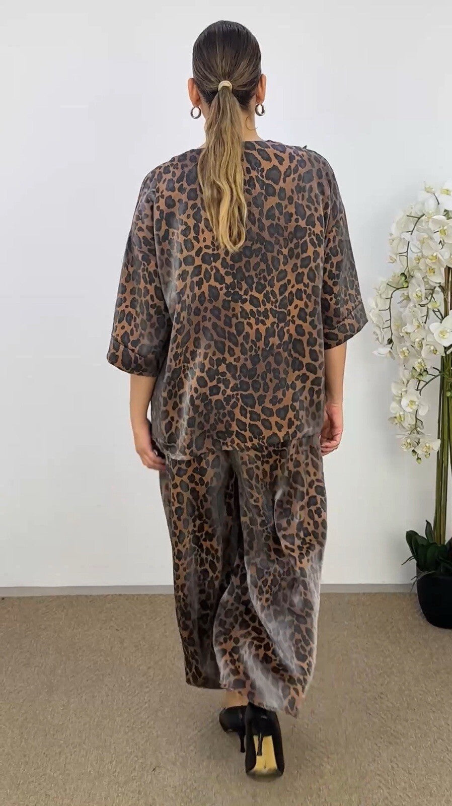 Darkwin 2-Piece Suit Sz 16/1 Made in Turkey Leopard Print Top & Pants