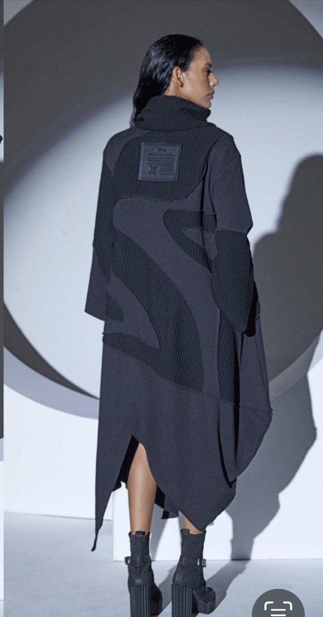 H4 Avant-Garde Oversized Dress, Sz 16/36 – Made in Turkey