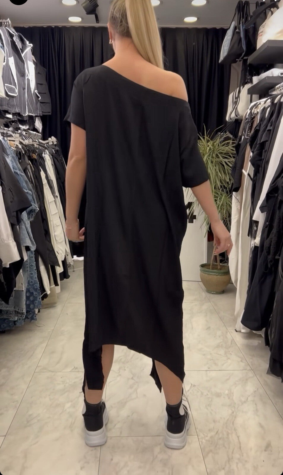 H4 Oversized Black Asymmetrical Dress Sz 16-18/36 Plus Size Made in Turkey