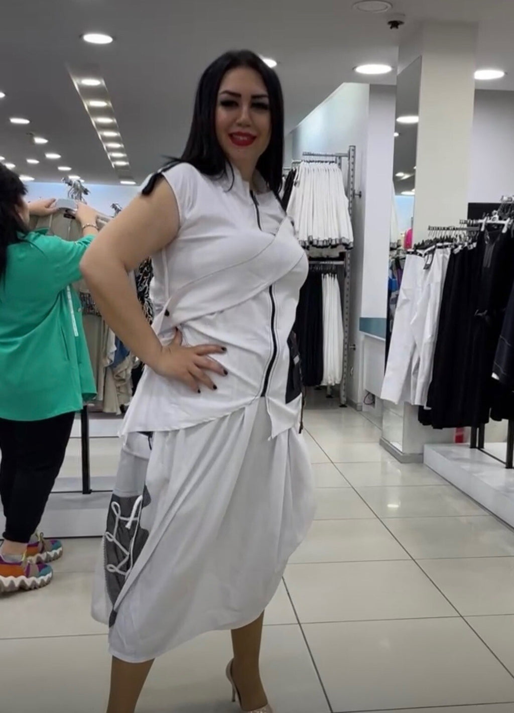 Soie skirt, sz 16-20 Made in Turkey