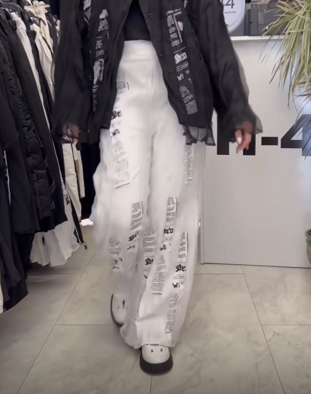 H4 White Statement Pants Sz 6/36, Textured Newspaper Print, Made In Turkey