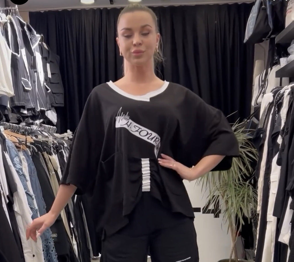 H4 Oversized Graphic Top Sz 16–22/38 Made In Turkey