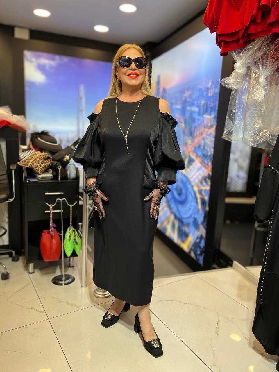 Ebberro Black Elegant Dress – Sz 12/44 – Classy Cold-Shoulder Style