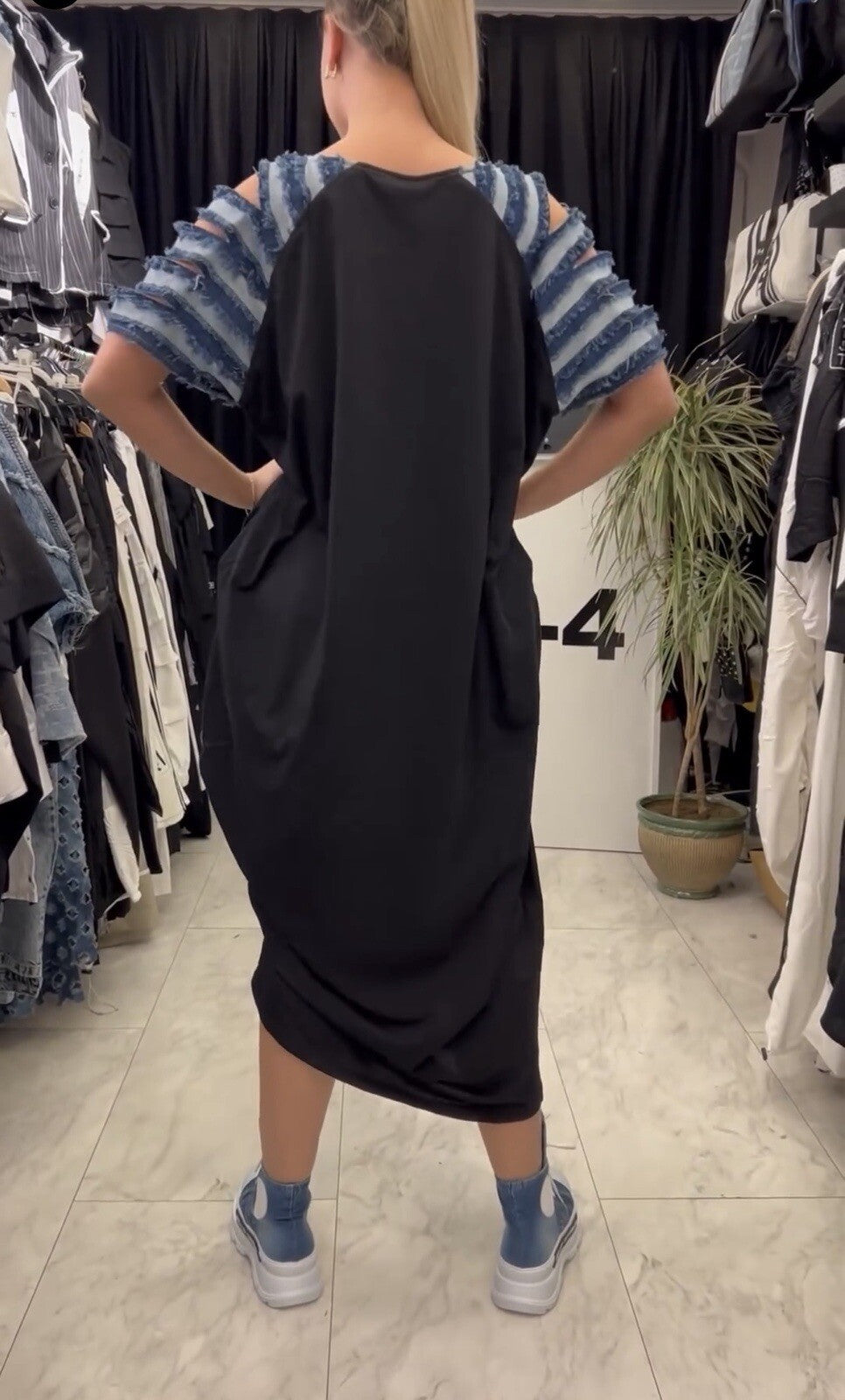 H4 Black Oversized Dress Sz 14-20/40 Casual Chic Layered Sleeves