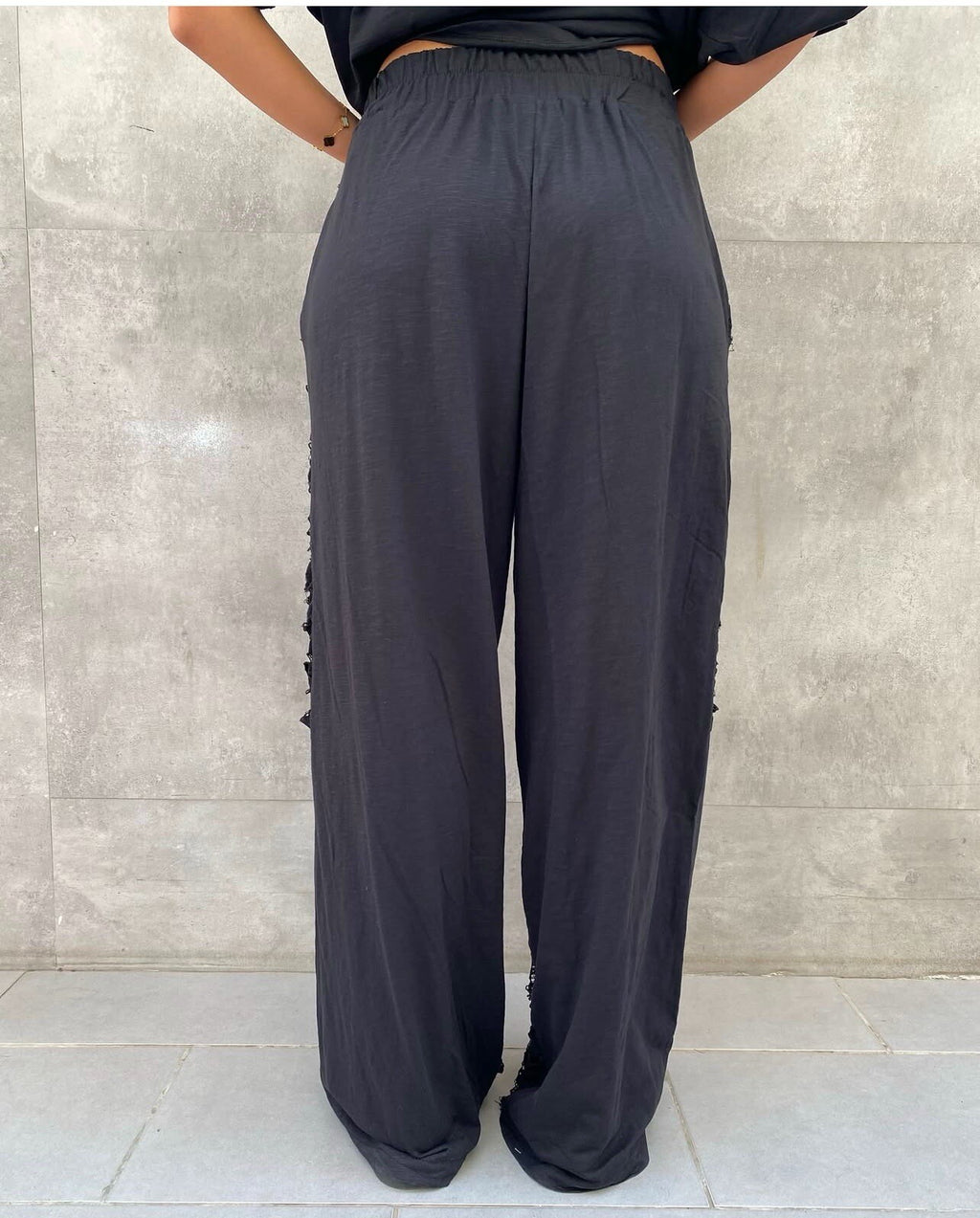 H4 Women’s 2-Piece Suit Sz 8/36 Made in Turkey Black X Graphic Top & Pants