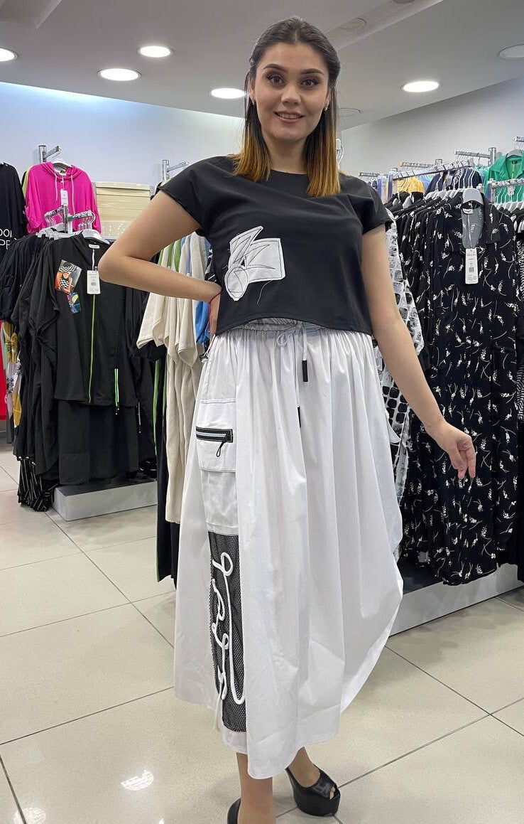 Soie skirt, sz 16-20 Made in Turkey