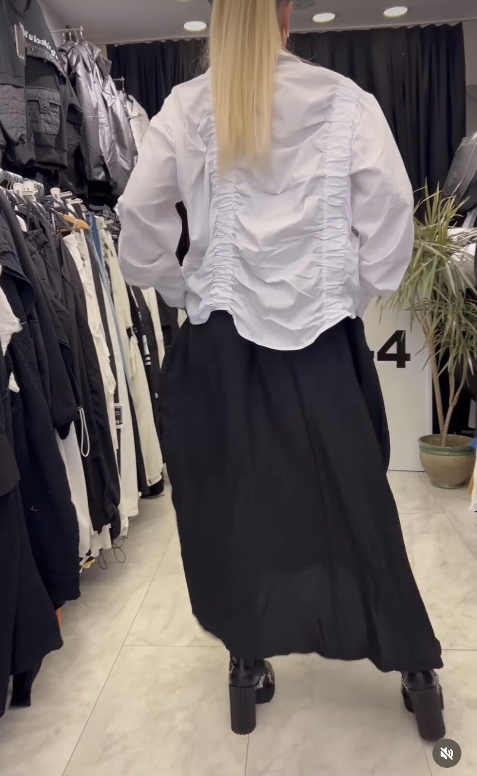 Sale!!!! H4 Skirt Sz 18-20/40. Made In Turkey