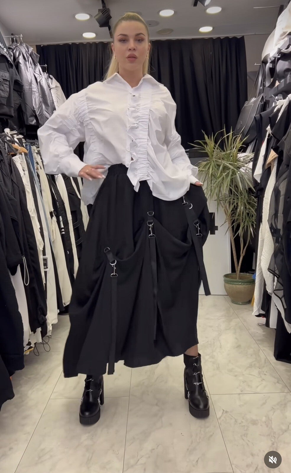 Sale!!!! H4 Skirt Sz 18-20/40. Made In Turkey