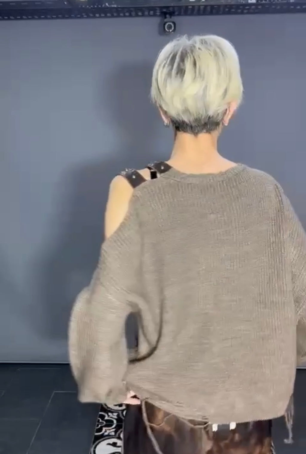 H4 One Size Distressed Mocha Knit Sweater Faux Leather Pockets Strap Shoulder